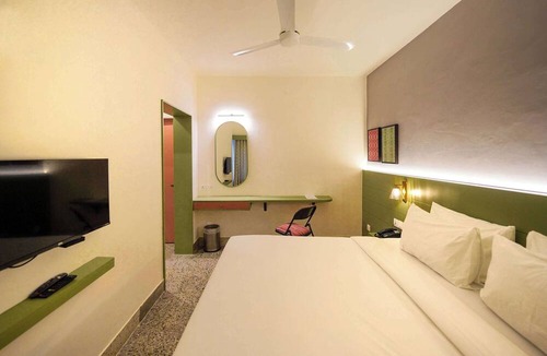 Kozhikode Hotel | Sreenivas Lodge by Copperfolia