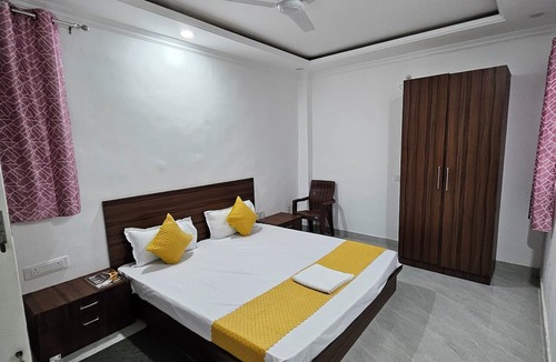 Tarabganj Hotel | Ram Darshan Palace