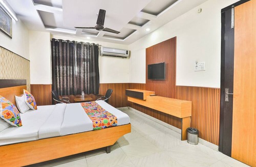 Indira Nagar Hotel | Fabhotel Regal Inn Indira Nagar