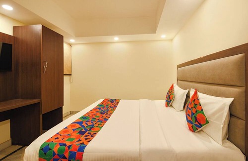 Chittaranjan Hotel | Fabhotel South Paradise