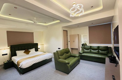 Nashik Hotel | Hotel The Signature