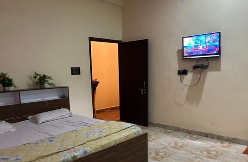 Haraiya Hotel | Hotel Lush by Ravindra