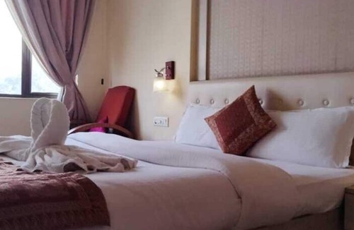 Kanpur Hotel | THE RASS HOTEL