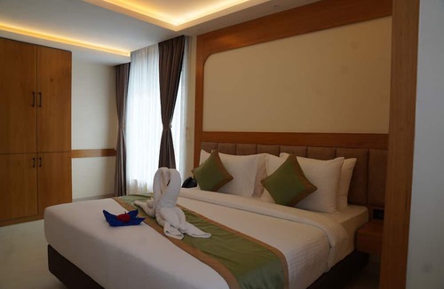 Berhampore Hotel | Hotel Green View