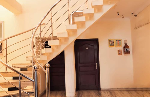 New Delhi Hotel | Roomshala Hotel Green Valley