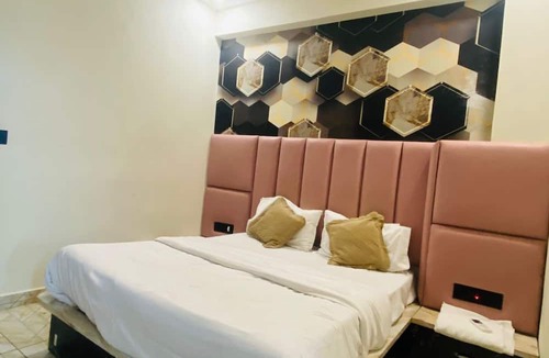 Ahmedabad Hotel | Hotel Rising Gest