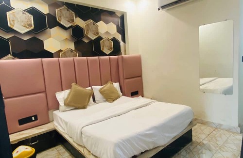 Ahmedabad Hotel | Hotel Rising Gest