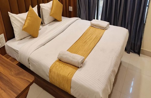 Navi Mumbai House | Hotel Ratna Residency