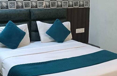 Vadodara Hotel | HOTEL SHIV RESIDENCY
