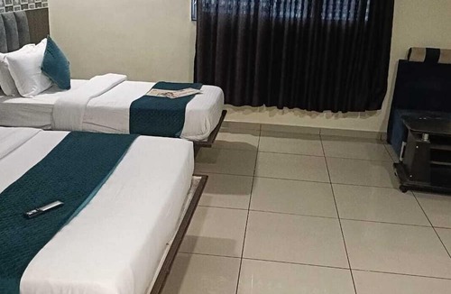 Vadodara Hotel | HOTEL SHIV RESIDENCY