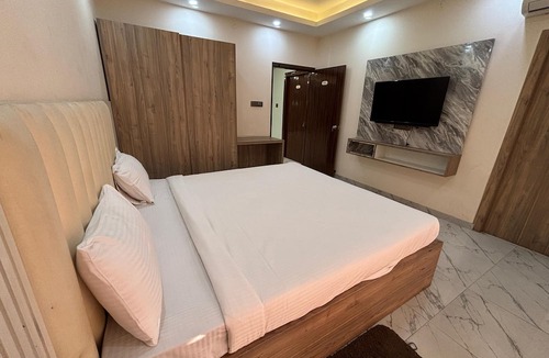 Dhanbad Hotel | Celebration Park