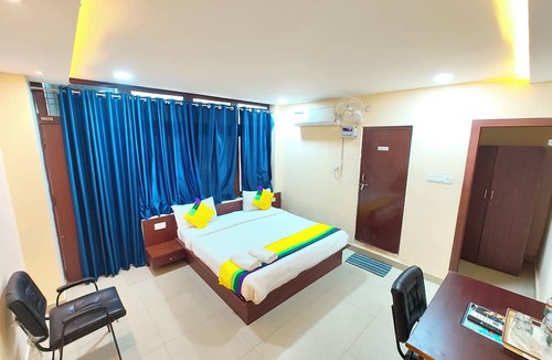 Varanasi Hotel | Hotel Kashi Grand Residency Varanasi