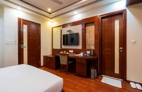 Greater Kailash I Hotel | Grand FFOUR near Nehru Place, Delhi