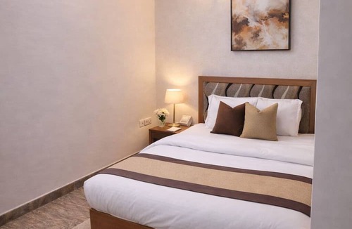 Dariyaganj Hotel | Wall Street by Rivlet