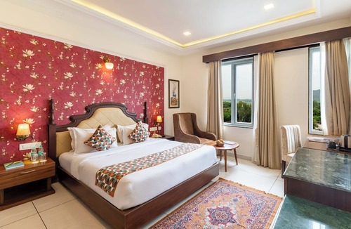 Shavri Colony Hotel | The Colonial Hotel Lake View Rooms