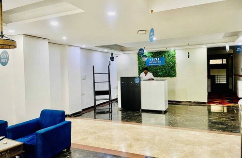 Sector 51 Hotel | OPO MINISTAR M180