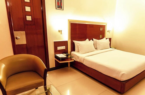 Sheshadripuram Hotel | Bisque Magaji Orchid