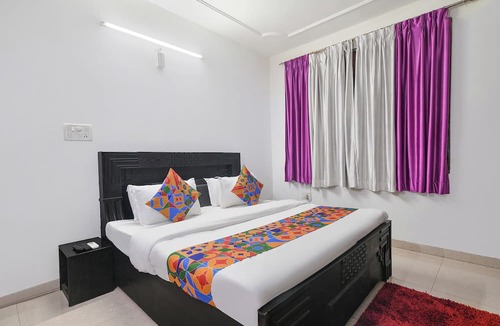 Kolar Road Hotel | Fabhotel The Krishnayan