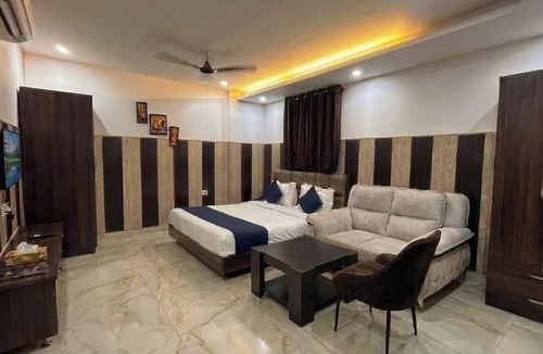 Lucknow Hotel | HOTEL KINGS PARADISE BANQUET & LAWN
