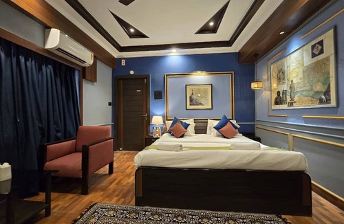 Bhowanipore Hotel | Hotel Trimoorti