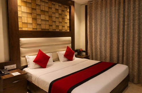 Basti Hotel | 8fold by LaRiSa, Basti