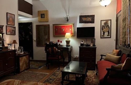Safdarjung Enclave Bed & Breakfast | On The House - Bed and Breakfast