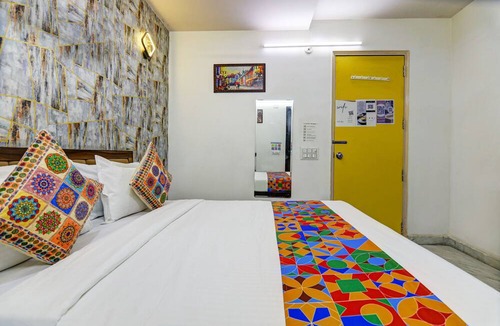 New Delhi House | Hotel Midtown