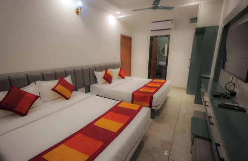 Nathdwara Hotel | Papaya Leaf Comfort Nathdwara
