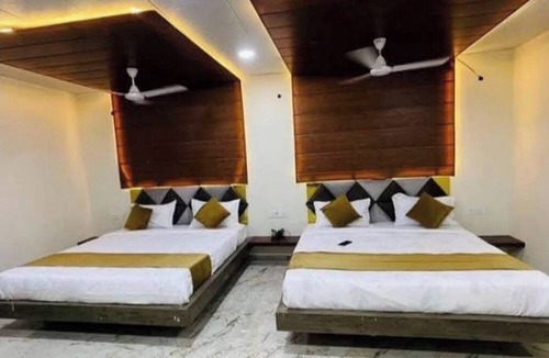 Dewas Hotel | Hotel Dhana Lakshmi Bliss