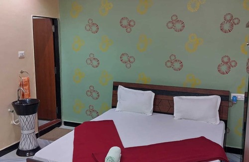 Rajpipla Hotel | Shree Keshrinanadan homestay
