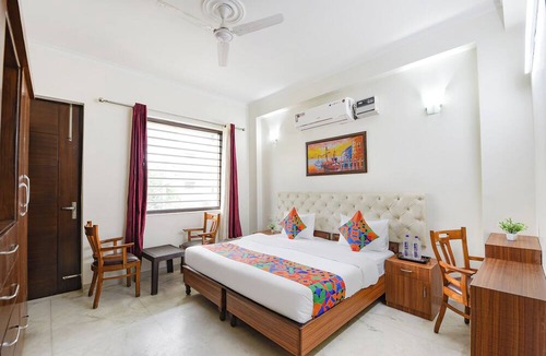Sector 51 Hotel | FabHotel Comfy Cottage - 700 Meters From Artemis Hospitals, Sector 51