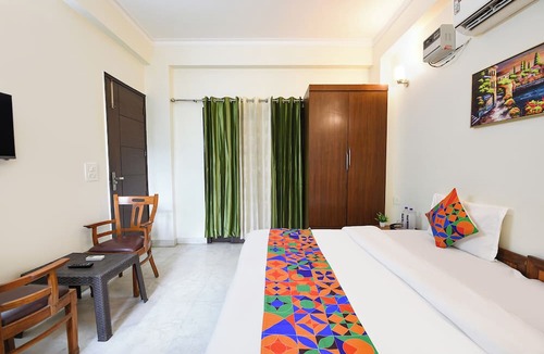 Sector 51 Hotel | FabHotel Comfy Cottage - 700 Meters From Artemis Hospitals, Sector 51