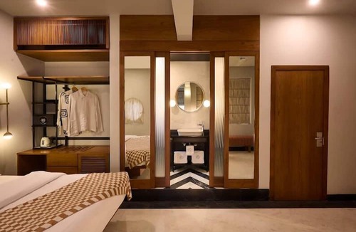 Dadar Hotel | The Kin Hotel