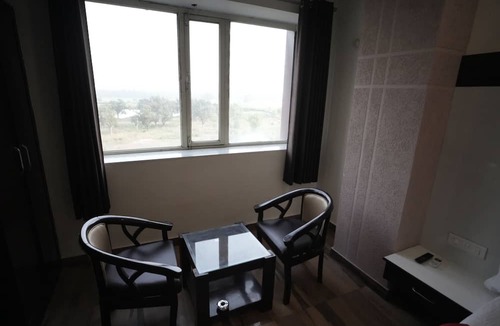 Shivalik Nagar Hotel | HOTEL S R GRAND