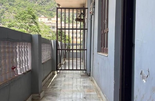 Abu Road Hotel | Hotel Shiv Shakti