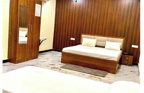 Varanasi House | S R GUEST HOUSE