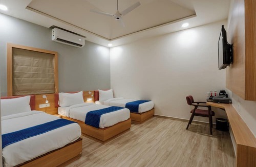 Nadiad Hotel | Prarambh By Siara