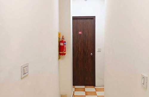 Gautam Nagar Hotel | Grand Plaza Inn