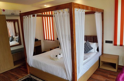 Bhimtal Hotel | Nakshville