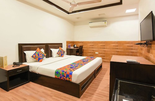 Safdarjung Enclave Hotel | Fabhotel Green Park