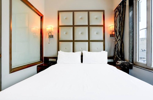 Ahmedabad City Centre House | Stylish & Modern Stays at Palette River Front