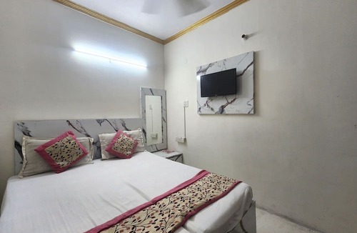 Jangpura Hotel | Hotel Surya Inn