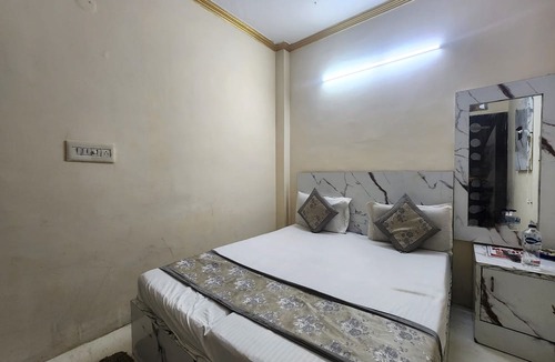 Jangpura Hotel | Hotel Surya Inn