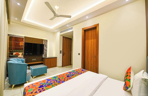 Pashim Vihar Hotel | FabHotel Dreamz - Paschim Vihar