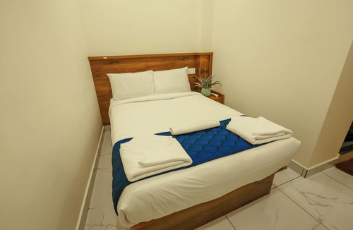 Kakkanad Hotel | MOONIC DAYS