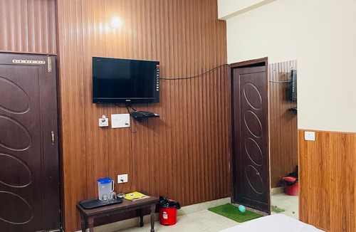 Dehradun Hotel | DOWN TOWN STAYS