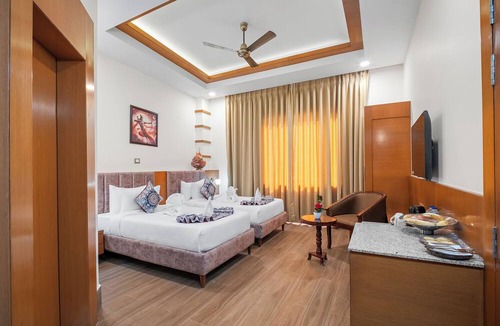 Faizabad Hotel | PADMSHREE PALACE