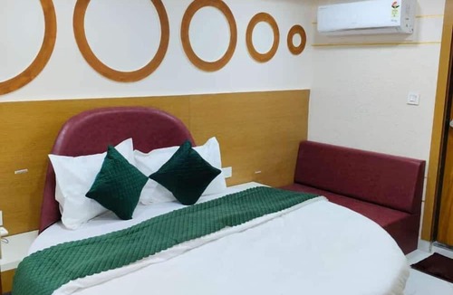 Navrangpura Hotel | Hotel just inn