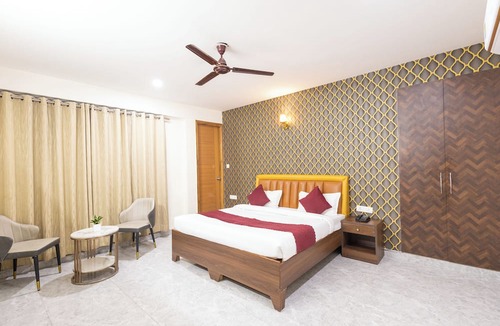 Sector 70 Hotel | Divine Hotels & Banquets