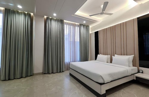 Agra Hotel | Elinor Hotel